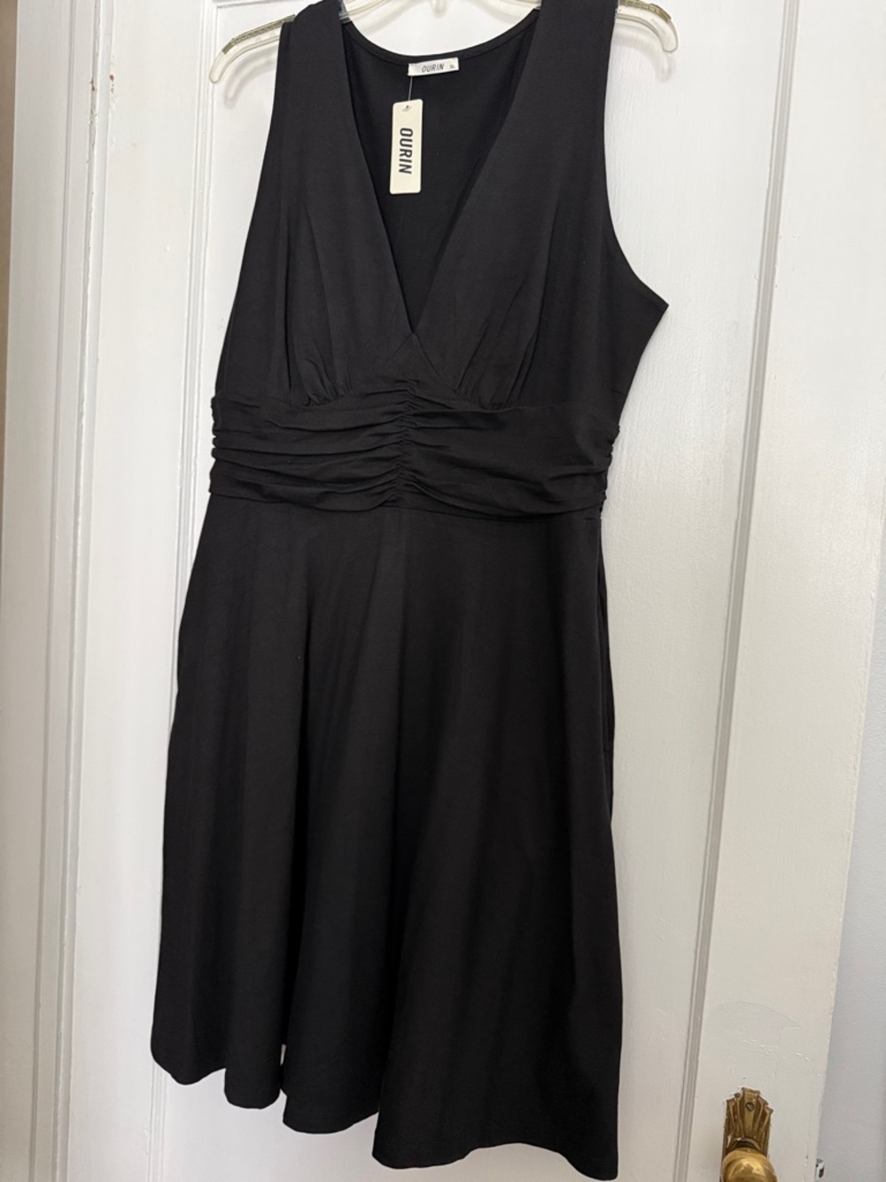 Black V-Neck Sleeveless Midi Dress